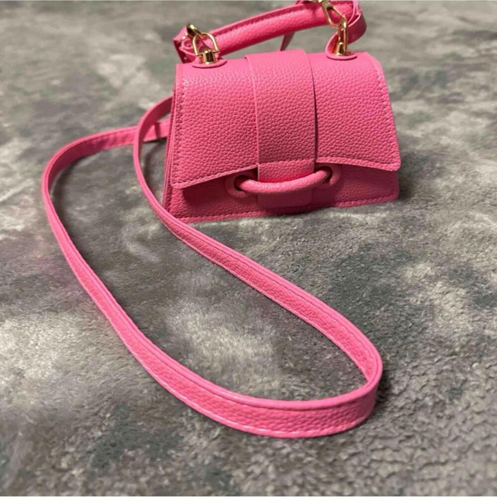 pink purse